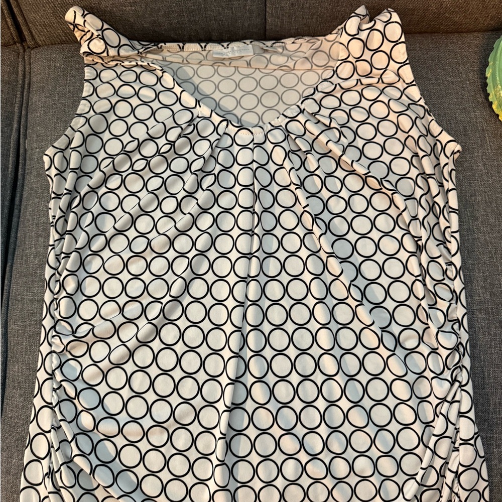 New York & Company Black and White Circle Pattern Tank Top